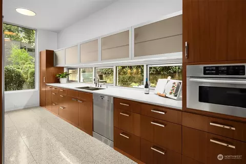Kitchen - 505 36th Ave E, Seattle, WA 98112 photo 1 of 2