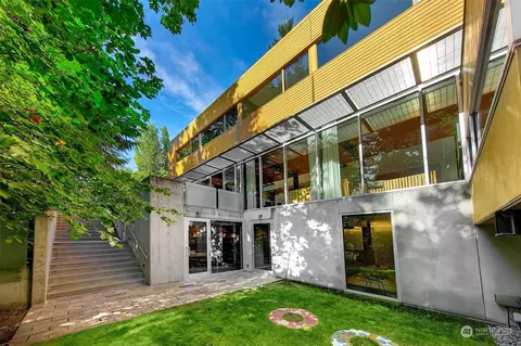 Exterior - 505 36th Ave E, Seattle, WA 98112 photo 4 of 4