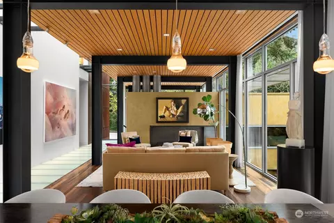 Dining - 505 36th Ave E, Seattle, WA 98112 photo 1 of 3