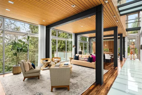 Exterior - 505 36th Ave E, Seattle, WA 98112 photo 2 of 4