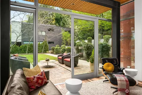 Living - 505 36th Ave E, Seattle, WA 98112 photo 3 of 5