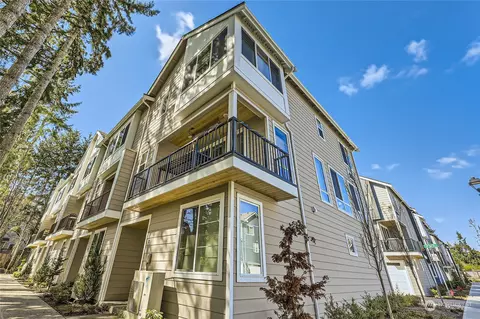 6621 NE 187th Ct #2, Kenmore, WA 98028