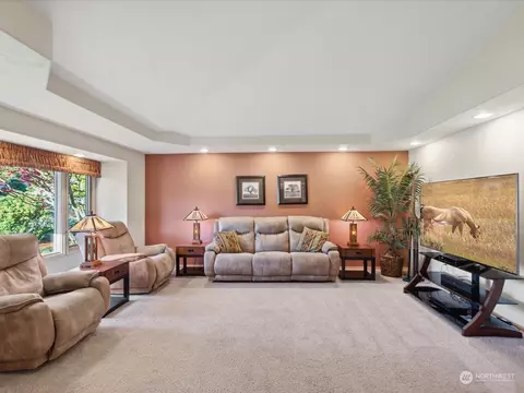Living - 4313 125th Pl SE, Everett, WA 98208 photo 5 of 6