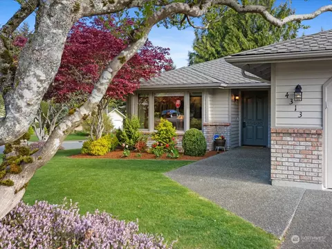 Exterior - 4313 125th Pl SE, Everett, WA 98208 photo 2 of 11