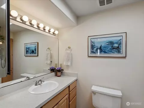 Bath - 4313 125th Pl SE, Everett, WA 98208 photo 2 of 3