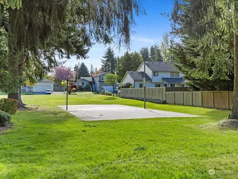 View/Area - 4313 125th Pl SE, Everett, WA 98208 photo 4 of 4