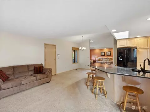 Living - 4313 125th Pl SE, Everett, WA 98208 photo 6 of 6
