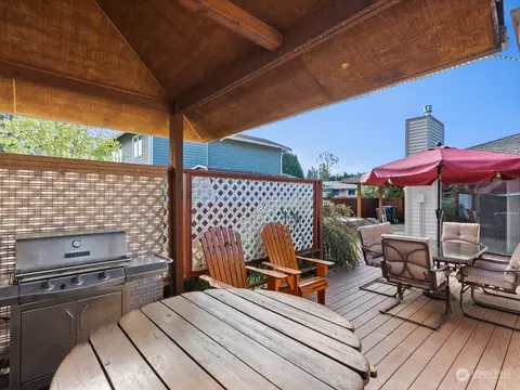 Exterior - 4313 125th Pl SE, Everett, WA 98208 photo 8 of 11