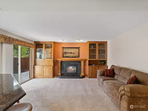 Living - 4313 125th Pl SE, Everett, WA 98208 photo 3 of 6