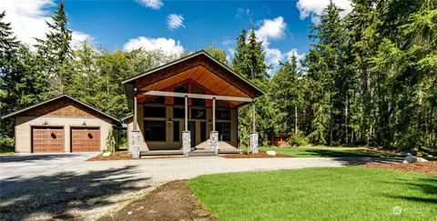 1239 Tomren Ln, Oak Harbor, WA 98277