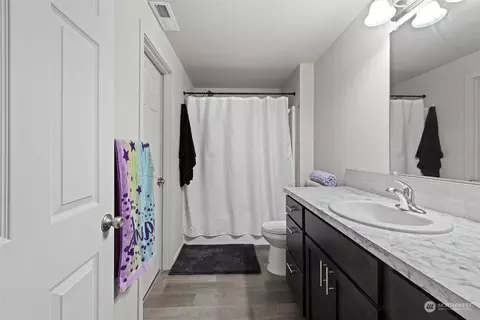 Bath - 1035 E Mt Baker St, Othello, WA 99344 photo 1 of 3