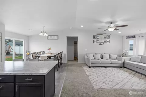 Living - 1035 E Mt Baker St, Othello, WA 99344 photo 4 of 4