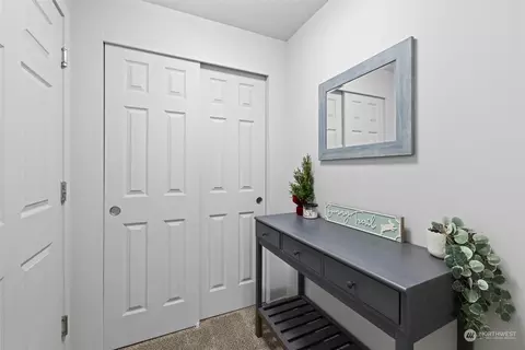Entry Way - 1035 E Mt Baker St, Othello, WA 99344 photo 1 of 1