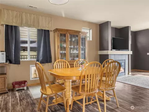 Dining - 256 Petersen Dr E, Enumclaw, WA 98022 photo 1 of 1