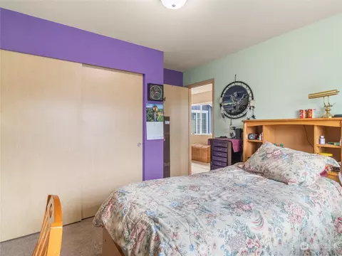Bedroom - 256 Petersen Dr E, Enumclaw, WA 98022 photo 5 of 9