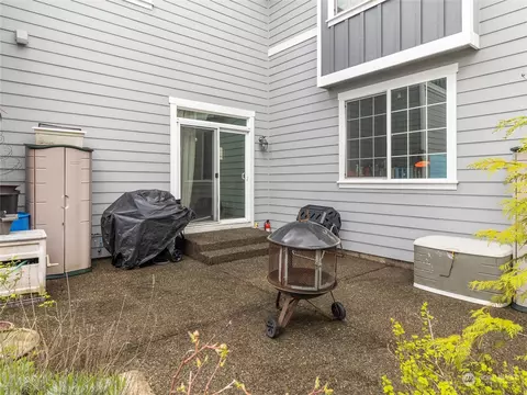 Exterior - 256 Petersen Dr E, Enumclaw, WA 98022 photo 3 of 7