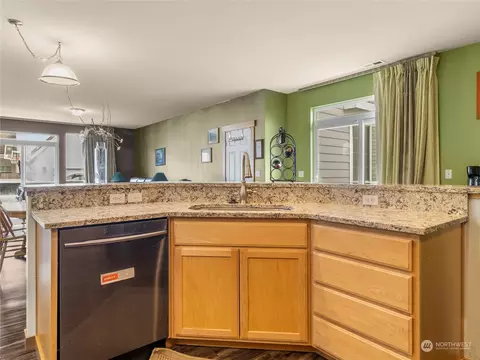 Kitchen - 256 Petersen Dr E, Enumclaw, WA 98022 photo 4 of 6