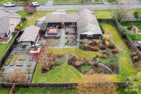View/Area - 1834 Pioneer St, Enumclaw, WA 98022 photo 1 of 2