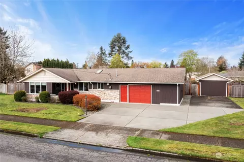 1834 Pioneer St, Enumclaw, WA 98022