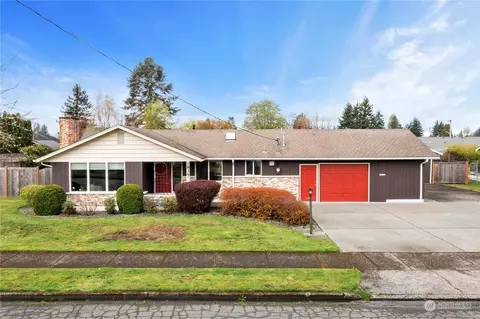 Exterior - 1834 Pioneer St, Enumclaw, WA 98022 photo 8 of 9
