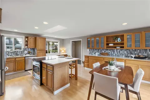 Kitchen - 1834 Pioneer St, Enumclaw, WA 98022 photo 1 of 2
