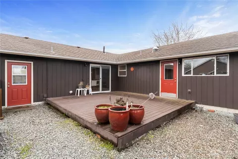 Exterior - 1834 Pioneer St, Enumclaw, WA 98022 photo 5 of 9