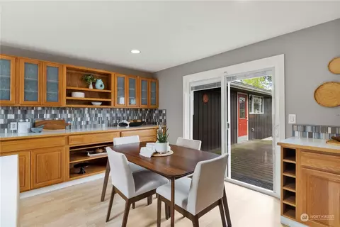 Dining - 1834 Pioneer St, Enumclaw, WA 98022 photo 1 of 2