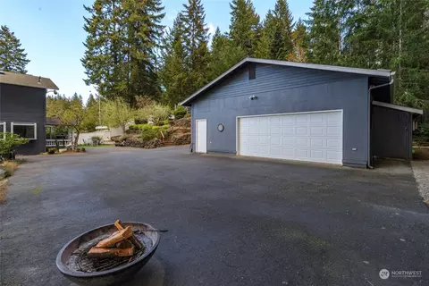 Exterior - 661 E Mason Lake Dr E, Grapeview, WA 98546 photo 6 of 11