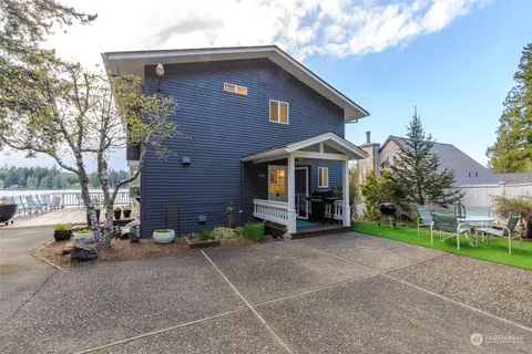 Exterior - 661 E Mason Lake Dr E, Grapeview, WA 98546 photo 9 of 11