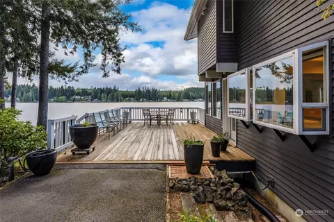 Exterior - 661 E Mason Lake Dr E, Grapeview, WA 98546 photo 7 of 11