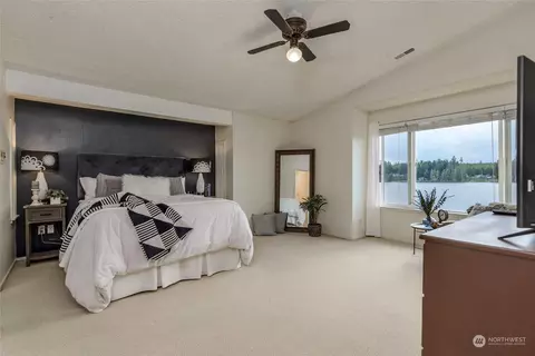 Bedroom - 661 E Mason Lake Dr E, Grapeview, WA 98546 photo 1 of 2