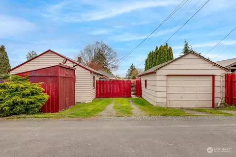 Exterior - 2916 17th St, Everett, WA 98201 photo 10 of 10