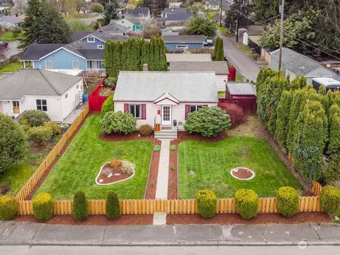 2916 17th St, Everett, WA 98201