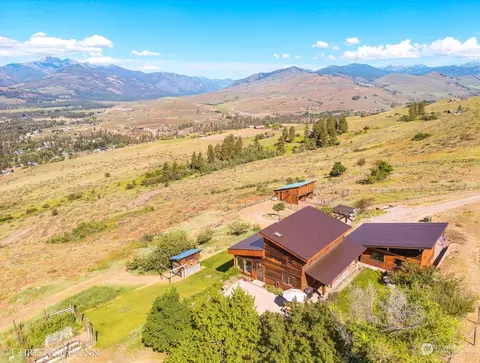 168 Studhorse Mountain Rd, Winthrop, WA 98862