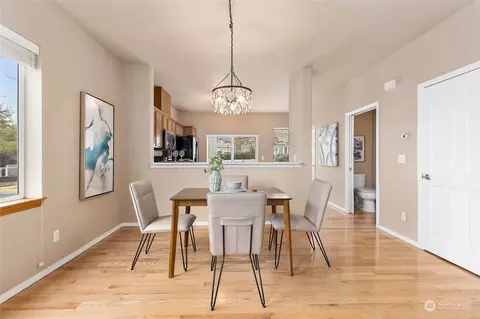 Dining - 14915 38th Dr SE #J1116, Bothell, WA 98012 photo 3 of 4