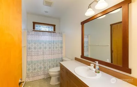 Bath - 2493 Atterberry Rd, Sequim, WA 98382 photo 2 of 2