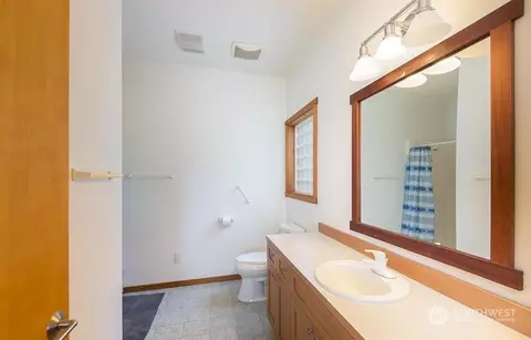 Bath - 2493 Atterberry Rd, Sequim, WA 98382 photo 1 of 2