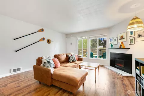 9206 NE Juanita Dr #C1, Kirkland, WA 98034