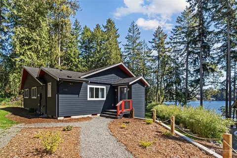 11101 Bayview Cir, Anderson Island, WA 98303
