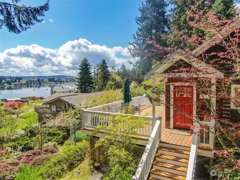 22501 100th Pl SW, Vashon, WA 98070