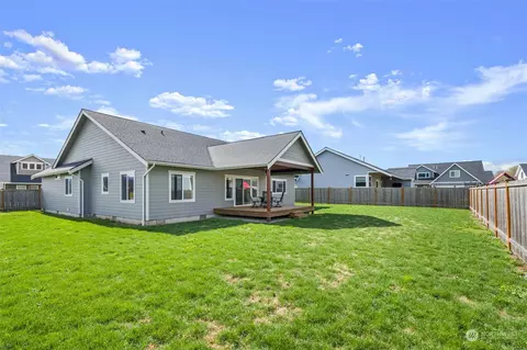 Exterior - 820 Sisters Ct, Everson, WA 98247 photo 8 of 12