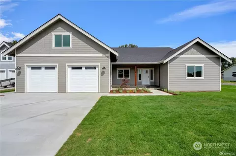 820 Sisters Ct, Everson, WA 98247