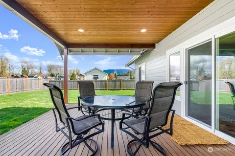 Exterior - 820 Sisters Ct, Everson, WA 98247 photo 10 of 12