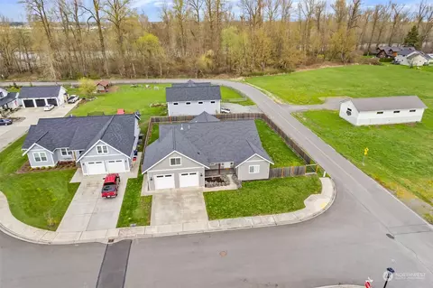 Exterior - 820 Sisters Ct, Everson, WA 98247 photo 2 of 12