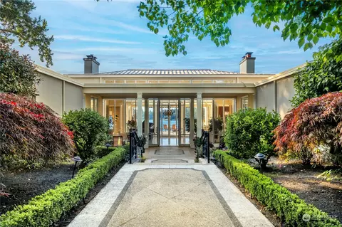 29 Country Club Dr SW, Lakewood, WA 98498