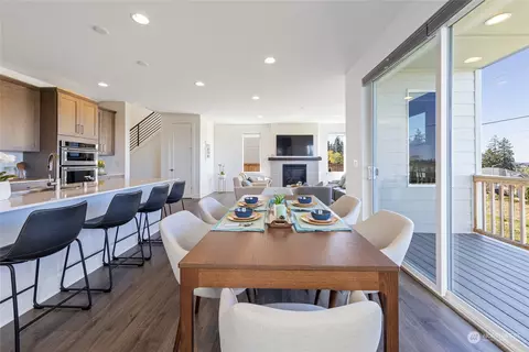 Dining - 22202 43rd Dr SE, Bothell, WA 98021 photo 2 of 3