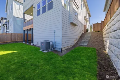 Exterior - 22202 43rd Dr SE, Bothell, WA 98021 photo 5 of 6