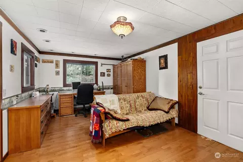 Living - 604 E Summa St, Centralia, WA 98531 photo 3 of 4