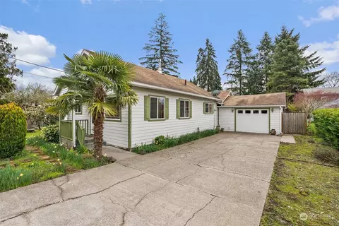 Exterior - 604 E Summa St, Centralia, WA 98531 photo 2 of 16