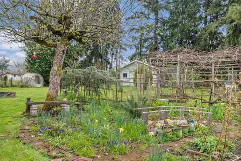 Exterior - 604 E Summa St, Centralia, WA 98531 photo 15 of 16